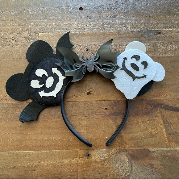 Halloween‎ Mickey Ears - Picture 1 of 4
